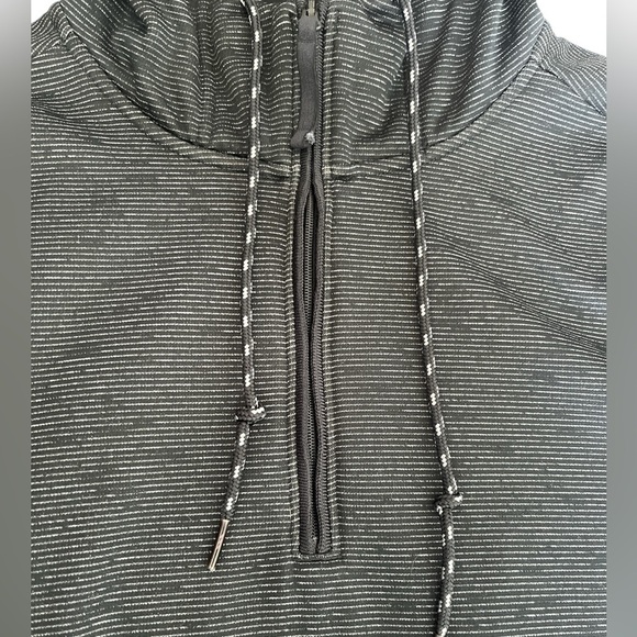 Men’s Under Armour Hooded 1/4 Zip Fleece Black Pinstripe Size Large - Picture 3 of 6